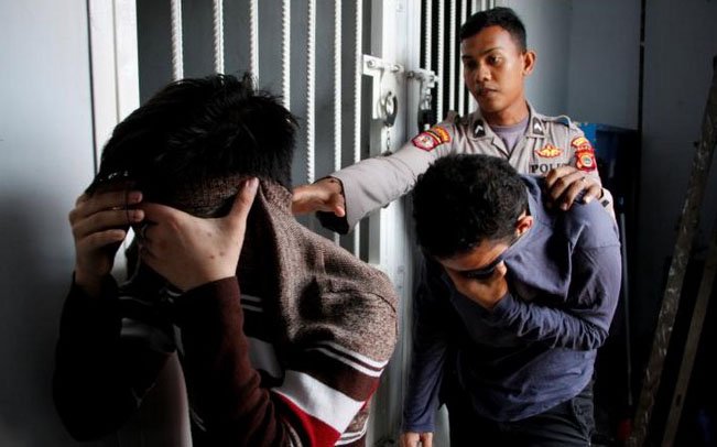 indonesia, polizia anti gay