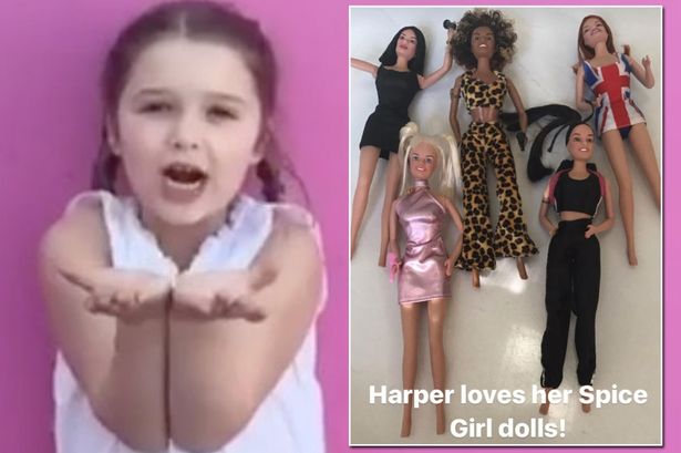 Harper, la figlia di Victoria Beckham, scopre che la mamma era una delle Spice Girls