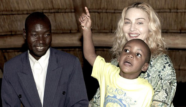 Madonna cambia casa e va a vivere a Lisbona per amore del figlio David