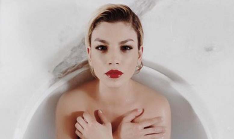 Emma marrone, polemica social dopo foto hot- "Io truzza e camionista? Si vergogni"