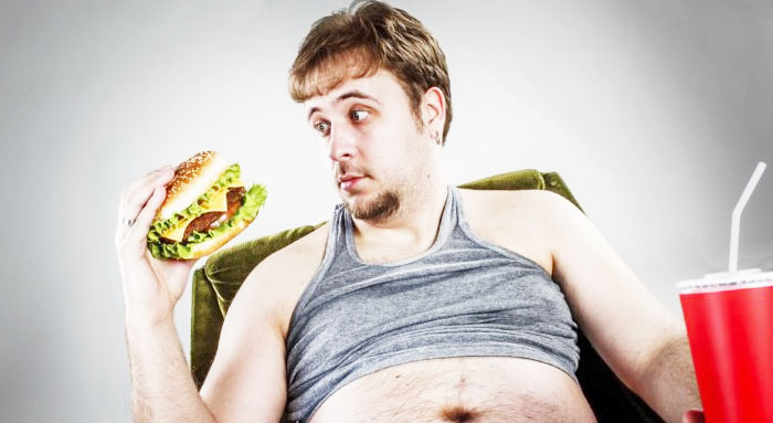 Secondo un nuovo studio mangiare al fast food e dormire poco rende le persone gay