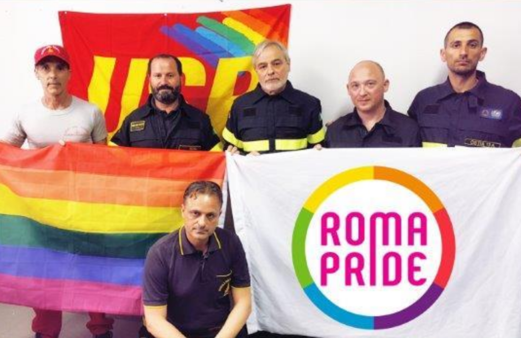Roma Pride: procedimento disciplinare per il pompiere che ha sfilato in divisa. “Non era stato autorizzato”