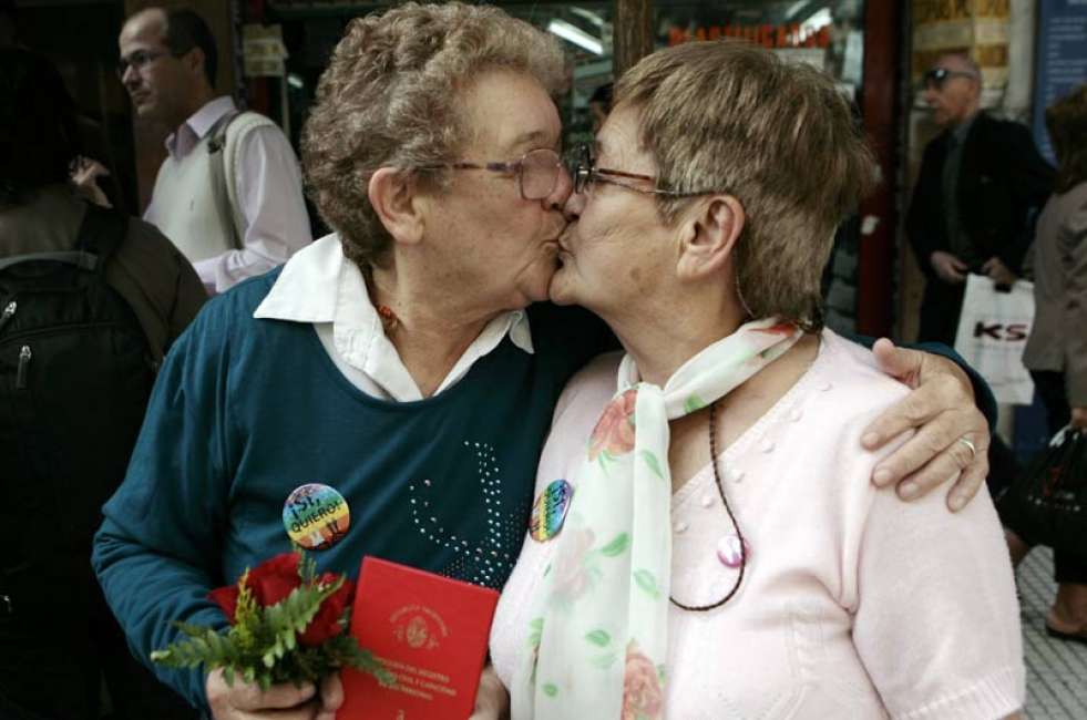 “Un’emozione fortissima”: a Modena il Sindaco ha sposato due donne 80enni